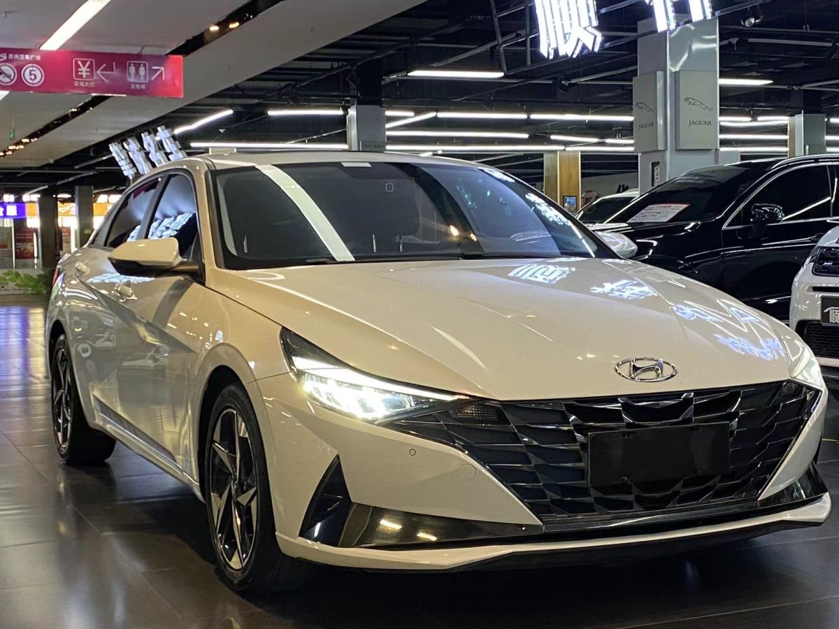 現(xiàn)代 伊蘭特  2021款 1.5L LUX尊貴版圖片