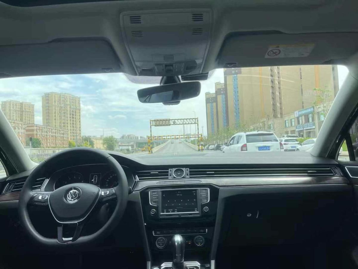 大眾 邁騰  2017款 280TSI DSG 領(lǐng)先型圖片