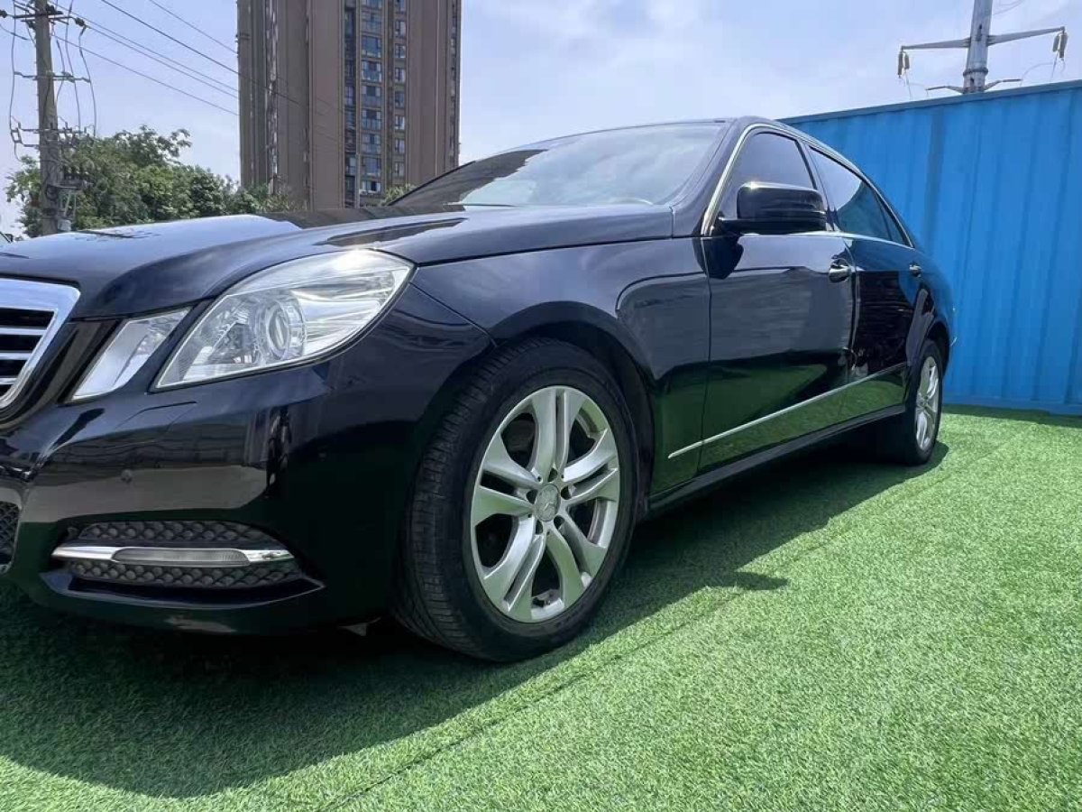 奔馳 奔馳E級  2022款 改款 E 300 L 時尚型圖片