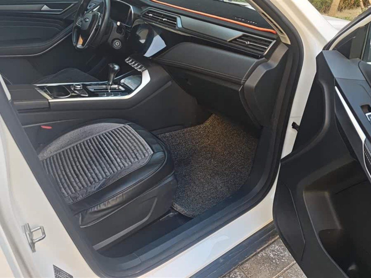 福特 領(lǐng)界  2019款  EcoBoost 145 CVT鉑領(lǐng)型 國(guó)VI圖片