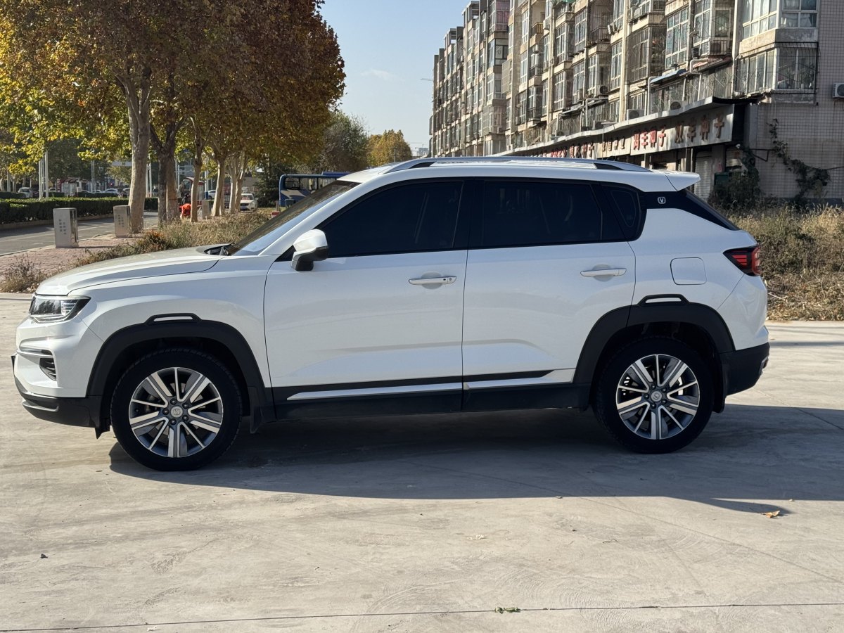 长安 CS35 PLUS  2018款 1.6L 自动畅联版图片