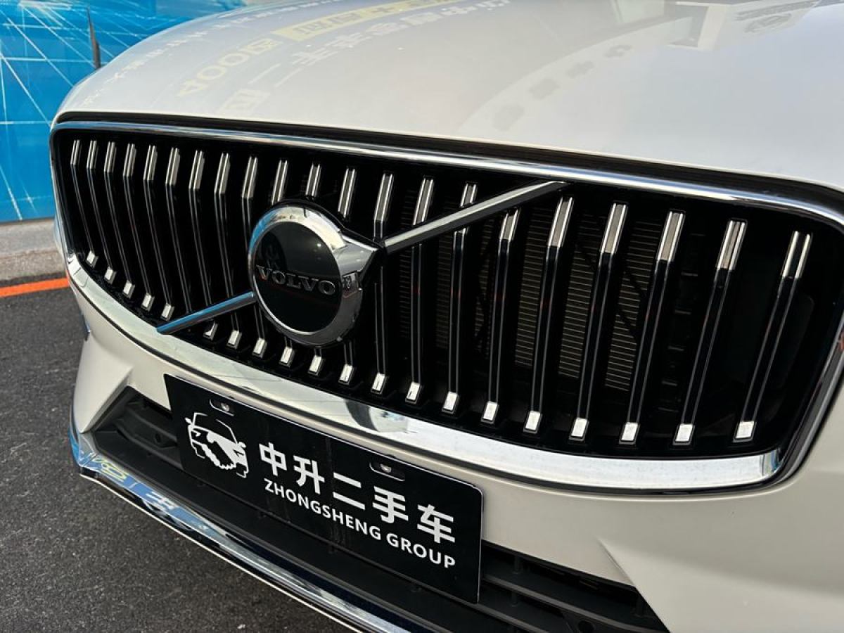 沃爾沃 XC60  2024款 B5 四驅(qū)智遠(yuǎn)豪華版圖片