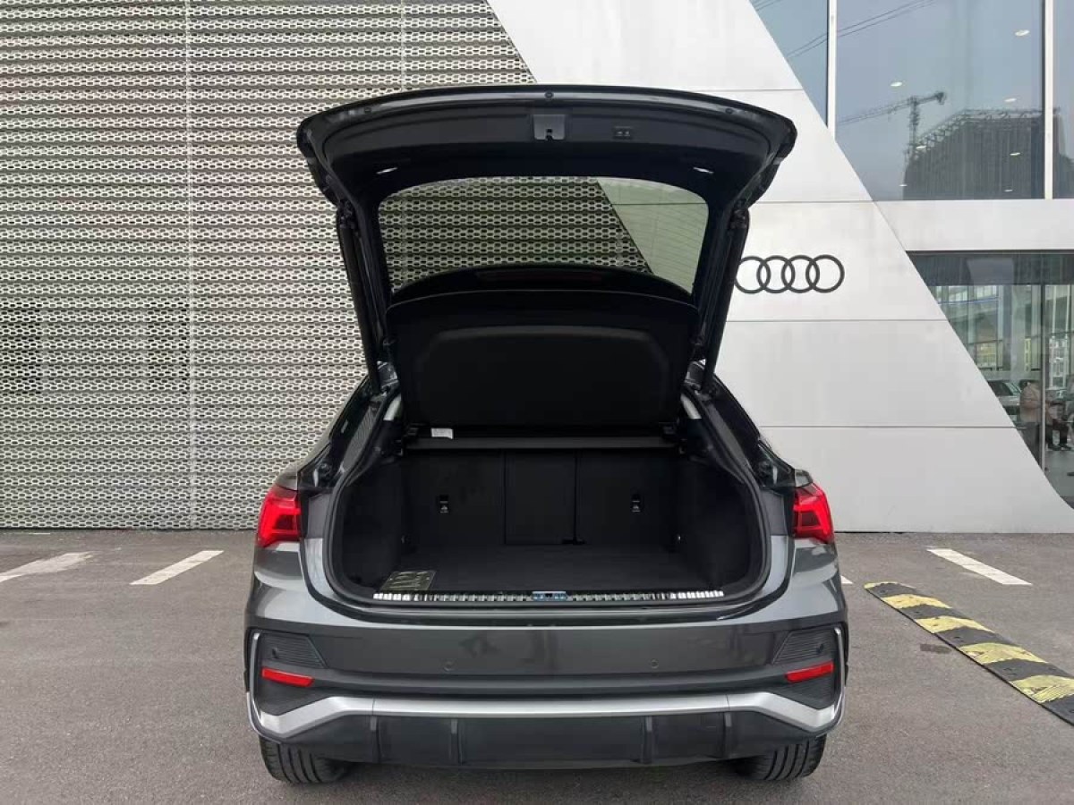 奧迪 奧迪Q3  2022款 40 TFSI 時尚動感型圖片