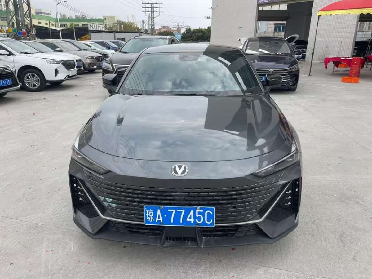 長(zhǎng)安 長(zhǎng)安UNI-V  2022款 1.5T 智慧領(lǐng)航型圖片