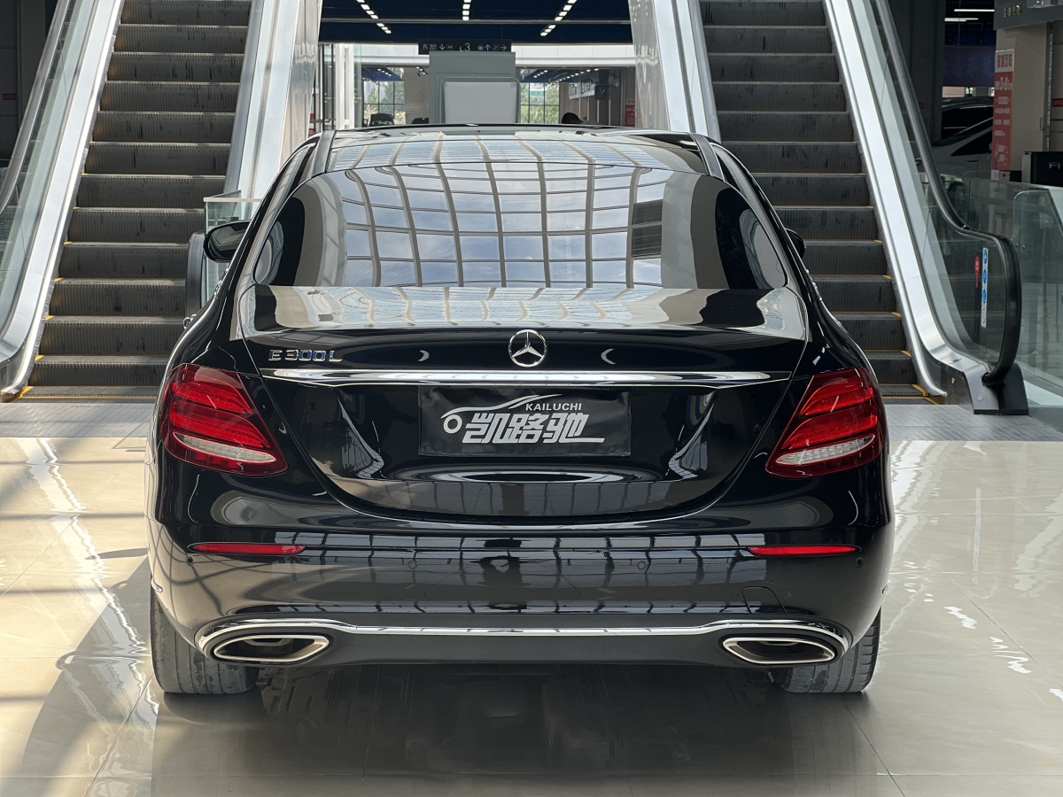 奔馳 奔馳E級(jí)  2020款 E 300 L 豪華型圖片