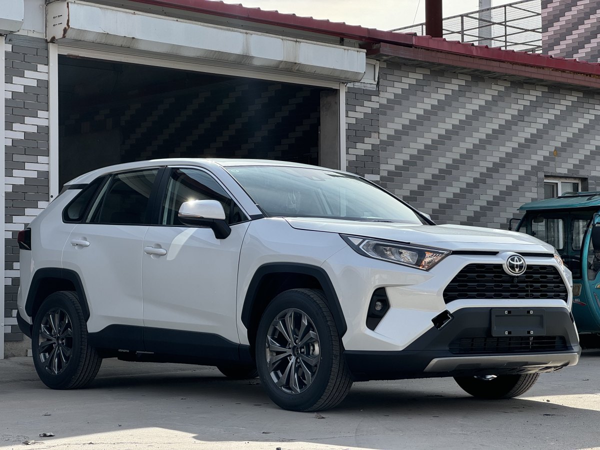 豐田 RAV4  2018款 榮放 2.0L CVT兩驅(qū)風(fēng)尚版圖片