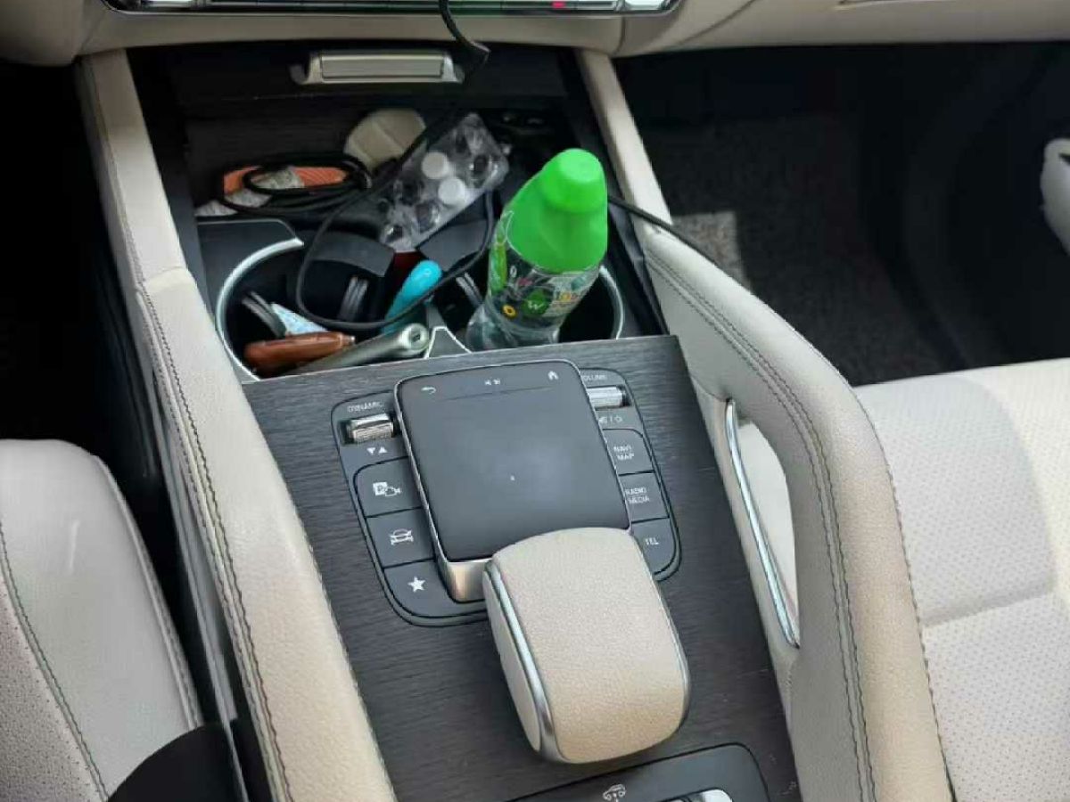奔馳 奔馳GLE  2020款  GLE 350 4MATIC 時(shí)尚型圖片
