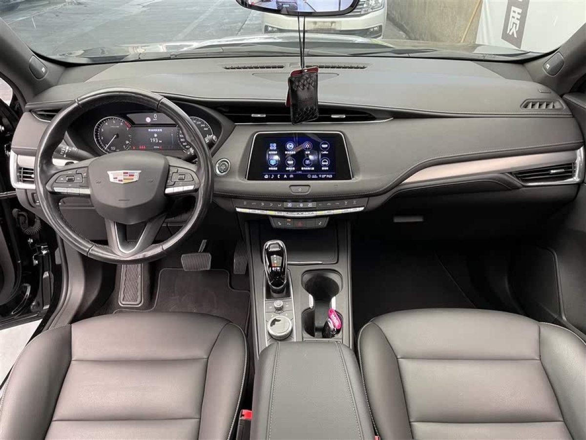 凱迪拉克 XT4  2020款 改款 28T 兩驅(qū)領(lǐng)先型圖片