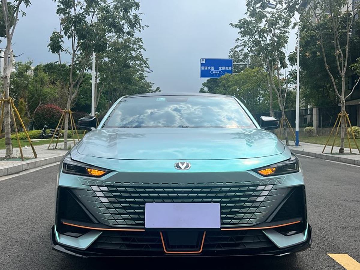 長(zhǎng)安 長(zhǎng)安UNI-V  2022款 1.5T 運(yùn)動(dòng)版圖片