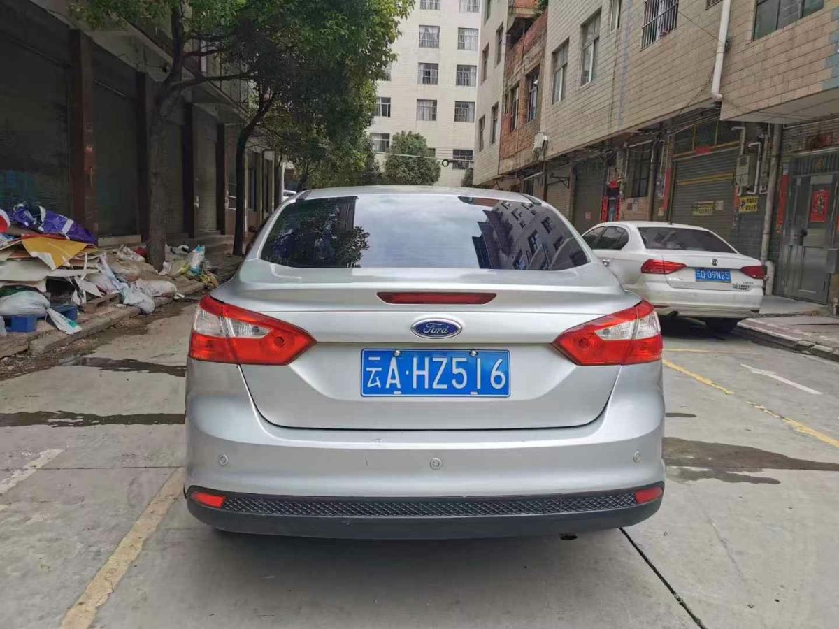 福特 ?？怂? 2013款 2.0T ST 標(biāo)準(zhǔn)版圖片