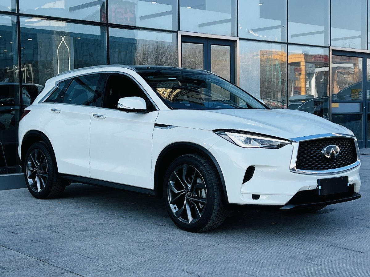 英菲尼迪 QX50  2022款 2.0T 四驅(qū)領(lǐng)航版圖片