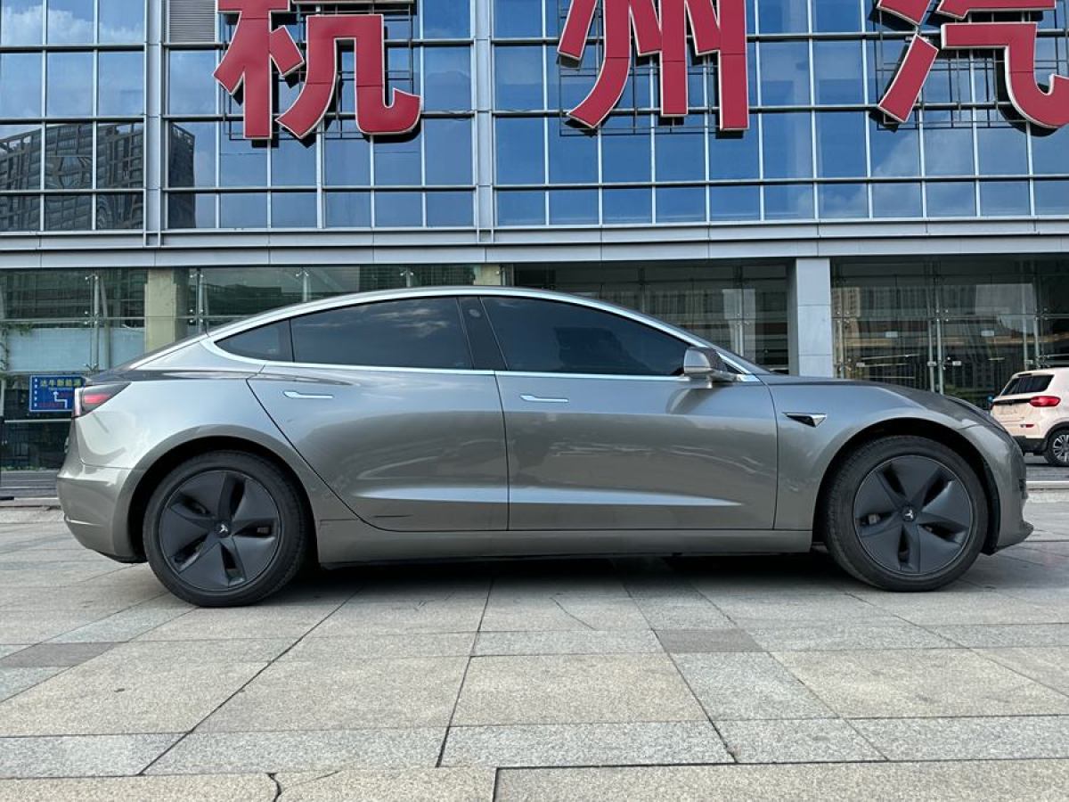 特斯拉 Model 3  2020款 改款 標準續(xù)航后驅(qū)升級版圖片