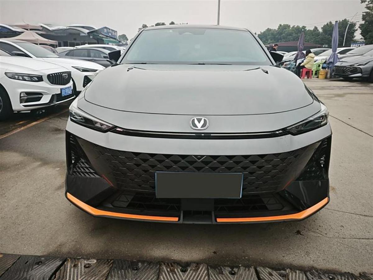 長安 長安UNI-V  2024款 1.5T 尊享型圖片