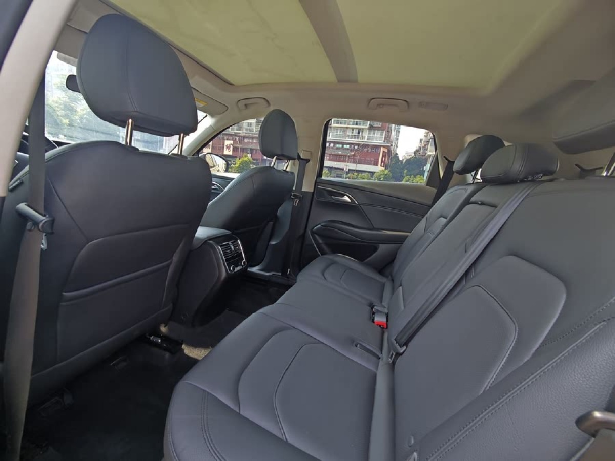 寶沃 BX7  2016款 28T 兩驅(qū)精英版 5座圖片