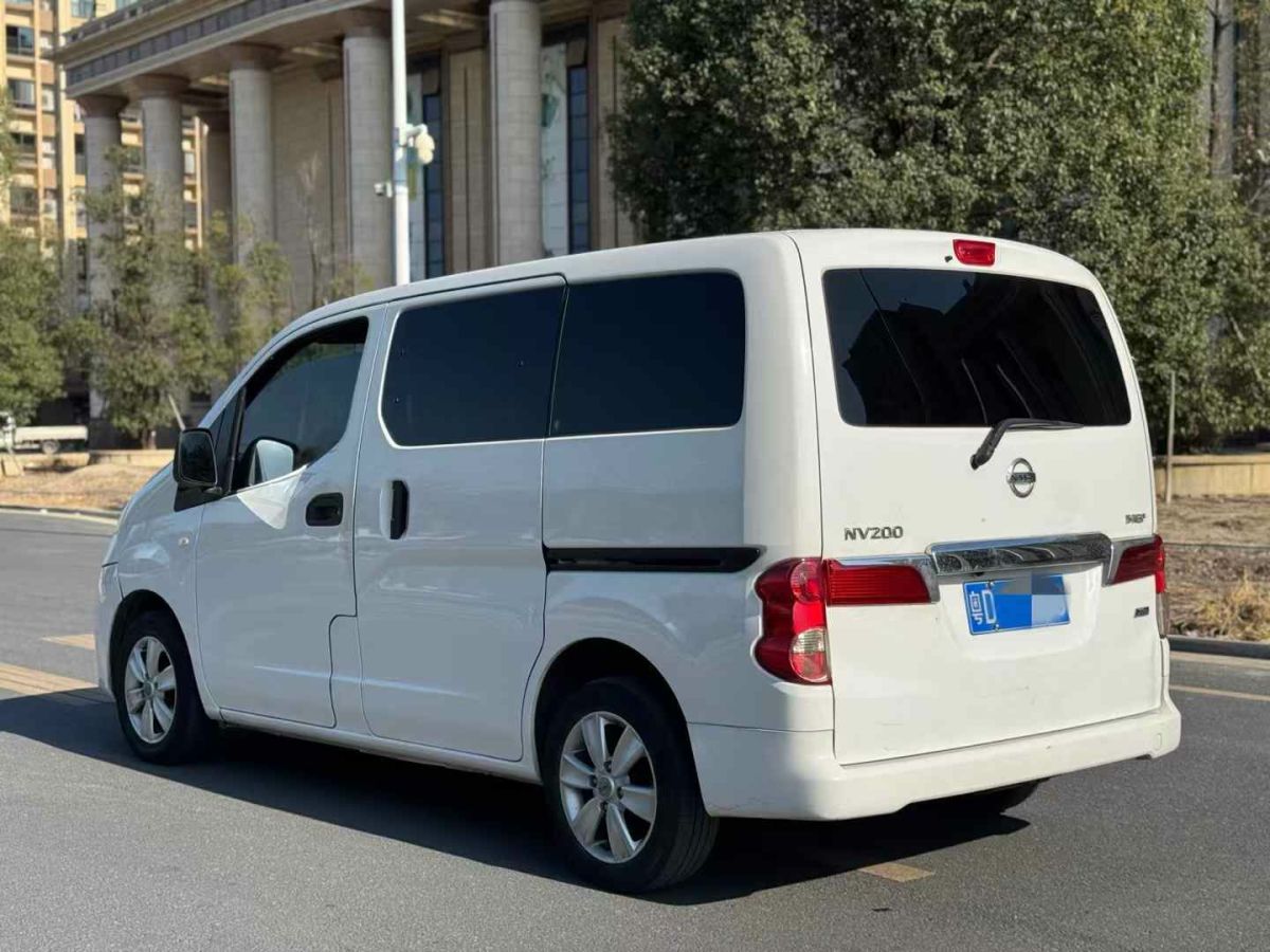 日產(chǎn) NV200  2016款 1.6L CVT豪華型圖片