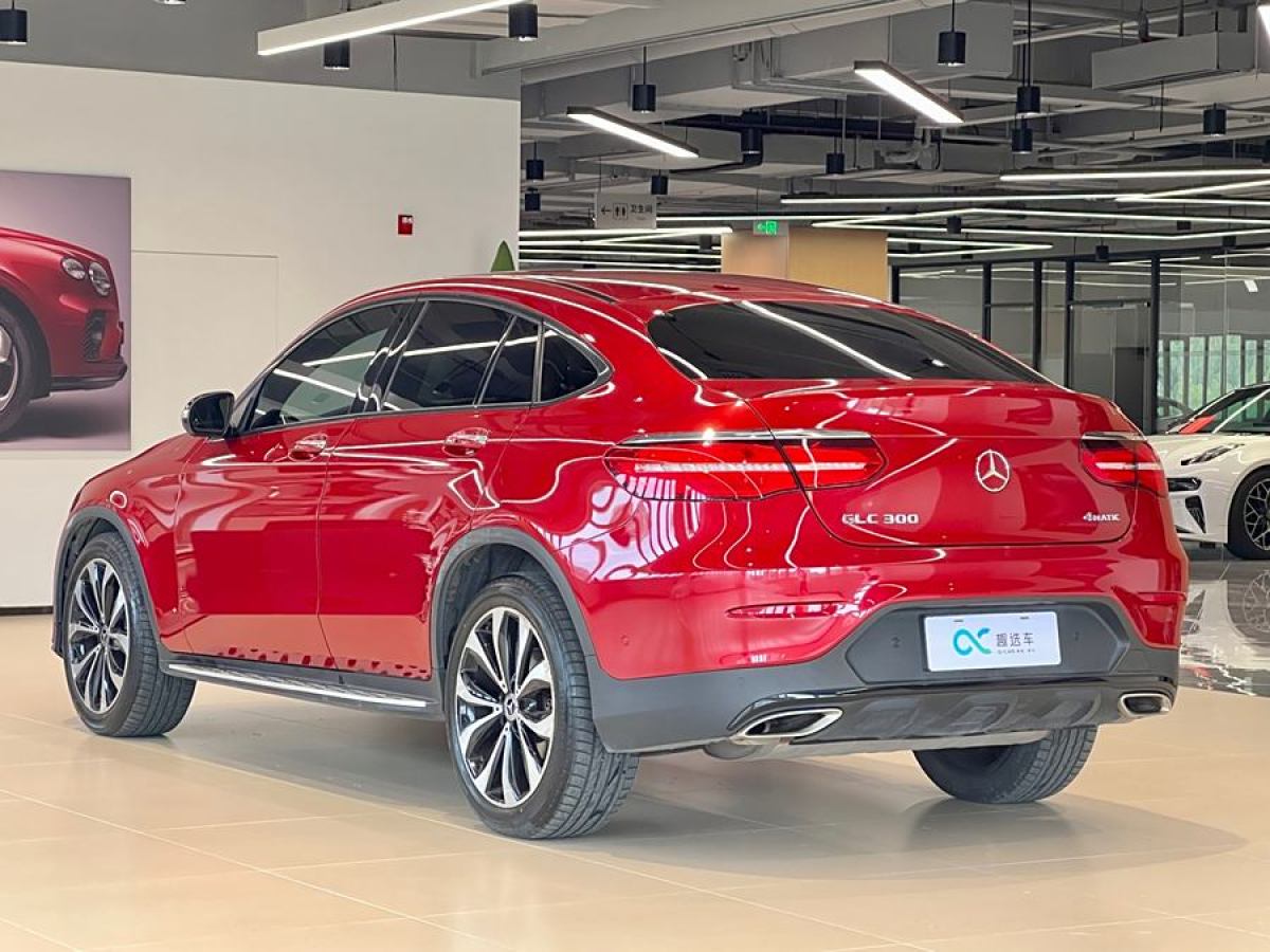 2019年7月奔馳 奔馳GLC  2023款 GLC 300 4MATIC 轎跑SUV