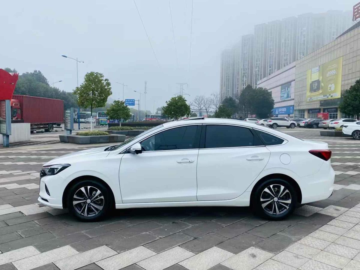 長(zhǎng)安 逸動(dòng)  2022款 PLUS 1.6L GDI CVT精英型圖片