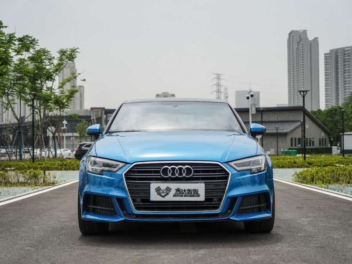 奧迪 奧迪A3  2018款 30周年年型 Limousine 35 TFSI 時(shí)尚型圖片