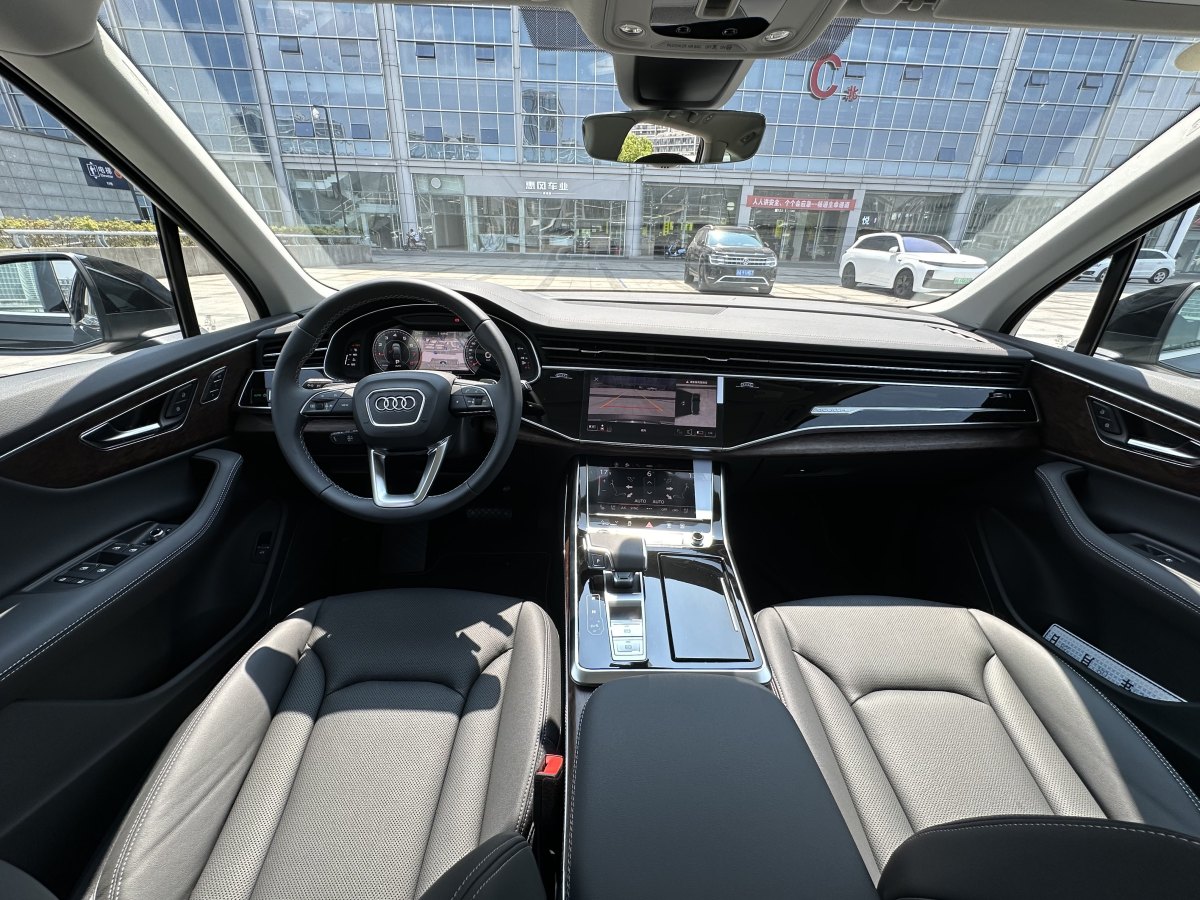 奥迪 奥迪Q7  2023款 45 TFSI quattro S line运动型图片