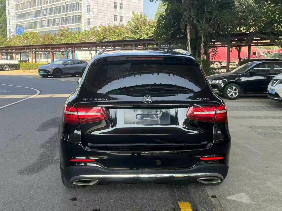 2019年7月奔馳 奔馳A級(jí)  2019款  A 220 L 4MATIC 運(yùn)動(dòng)轎車(chē)