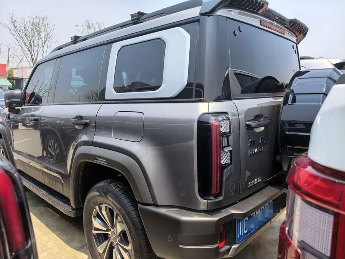 北京 BJ40  2024款 2.0T 城市獵人版 至尊型圖片