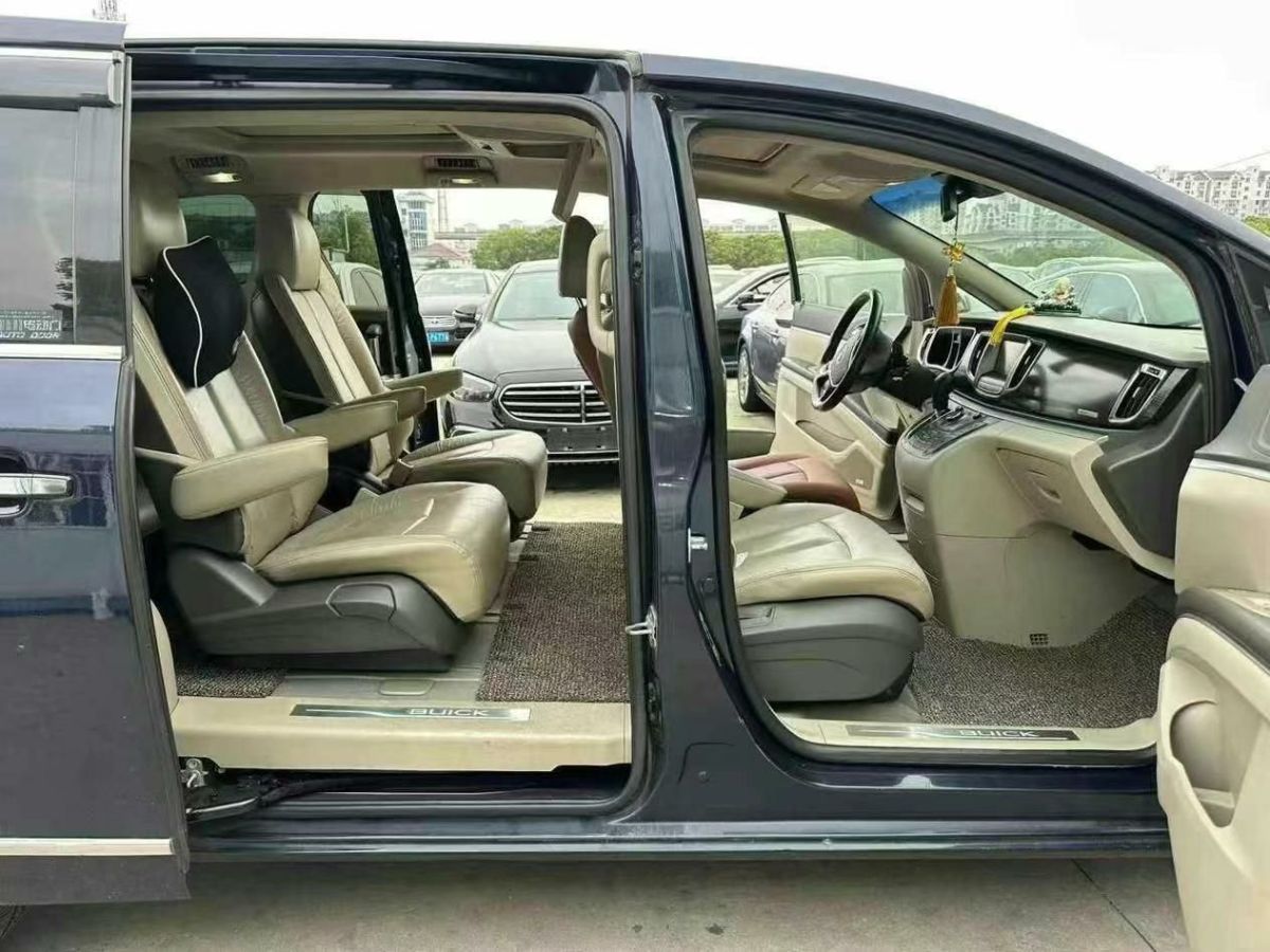 別克 GL8  2012款 2.4L BASE舒適版圖片
