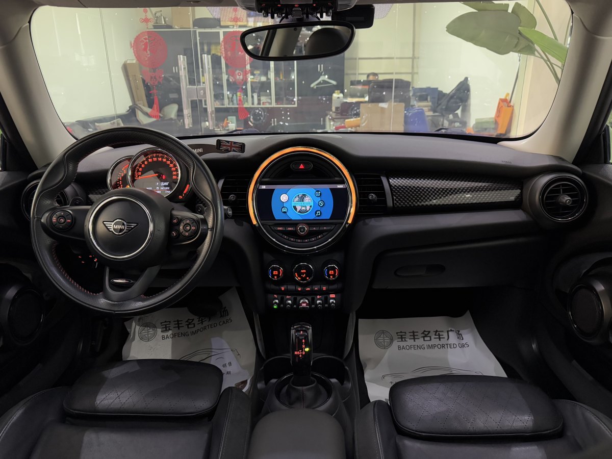 MINI MINI  2019款 2.0T COOPER S 經(jīng)典派圖片