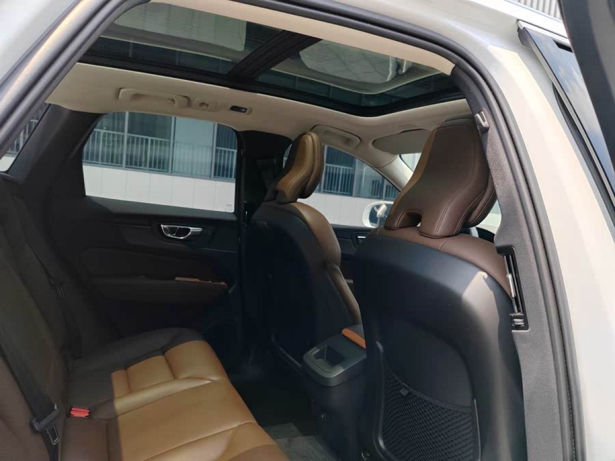沃爾沃 XC60  2019款  T5 四驅(qū)智遠(yuǎn)版 國(guó)VI圖片
