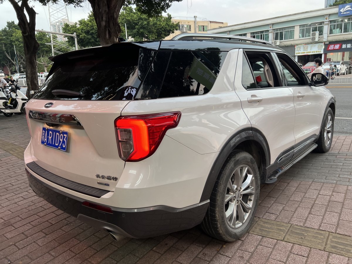 福特 探險(xiǎn)者  2020款 EcoBoost 285 四驅(qū)風(fēng)尚版 6座圖片