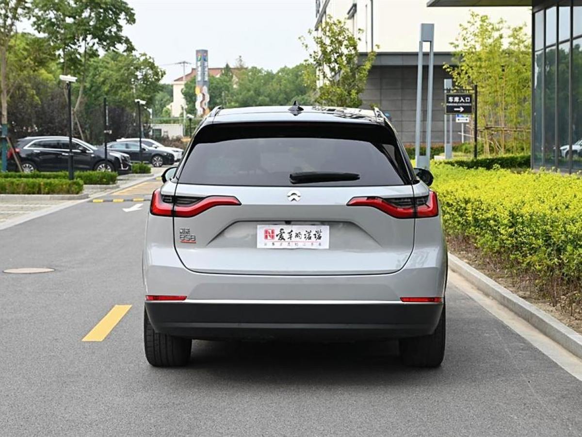 蔚來 ES8  2020款 415KM 基準(zhǔn)版 六座版圖片