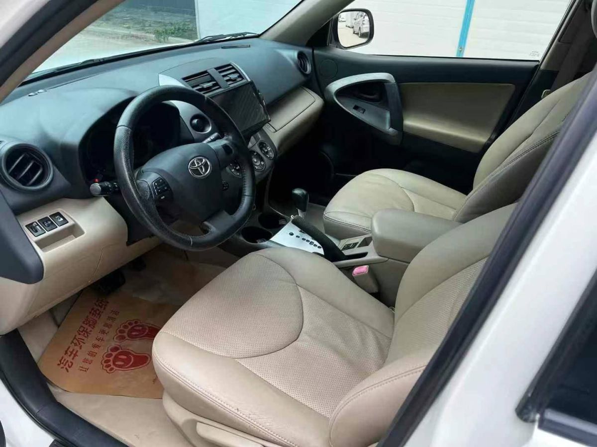 豐田 RAV4  2013款 2.0 兩驅(qū)都市版圖片