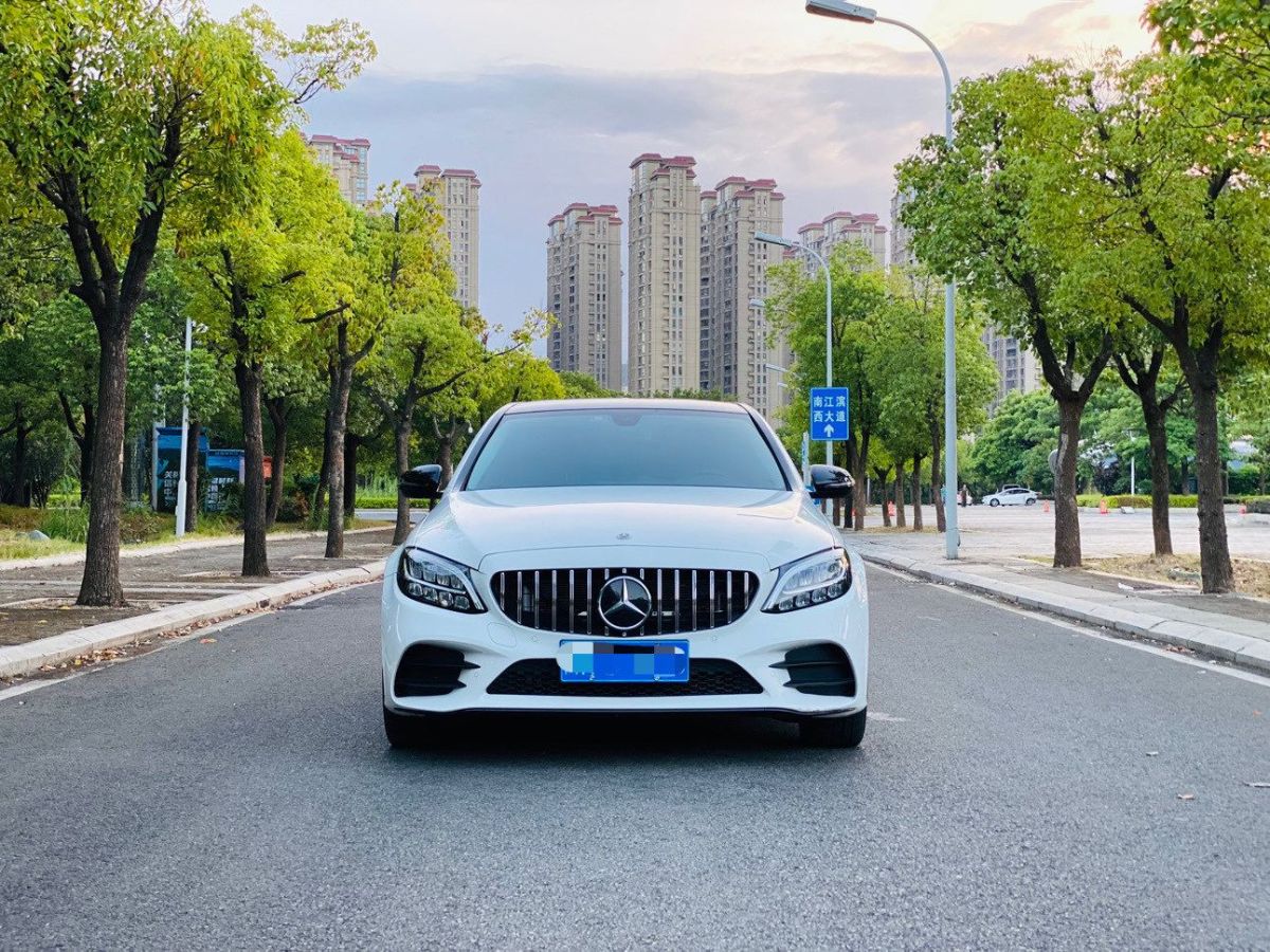 2021款奔驰c260l外观图片