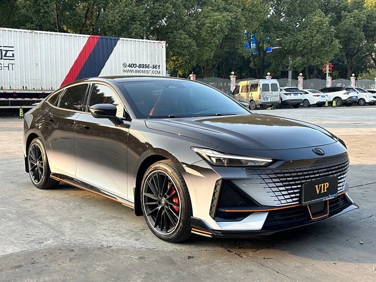 長(zhǎng)安 長(zhǎng)安UNI-V  2023款 1.5T 運(yùn)動(dòng)版圖片