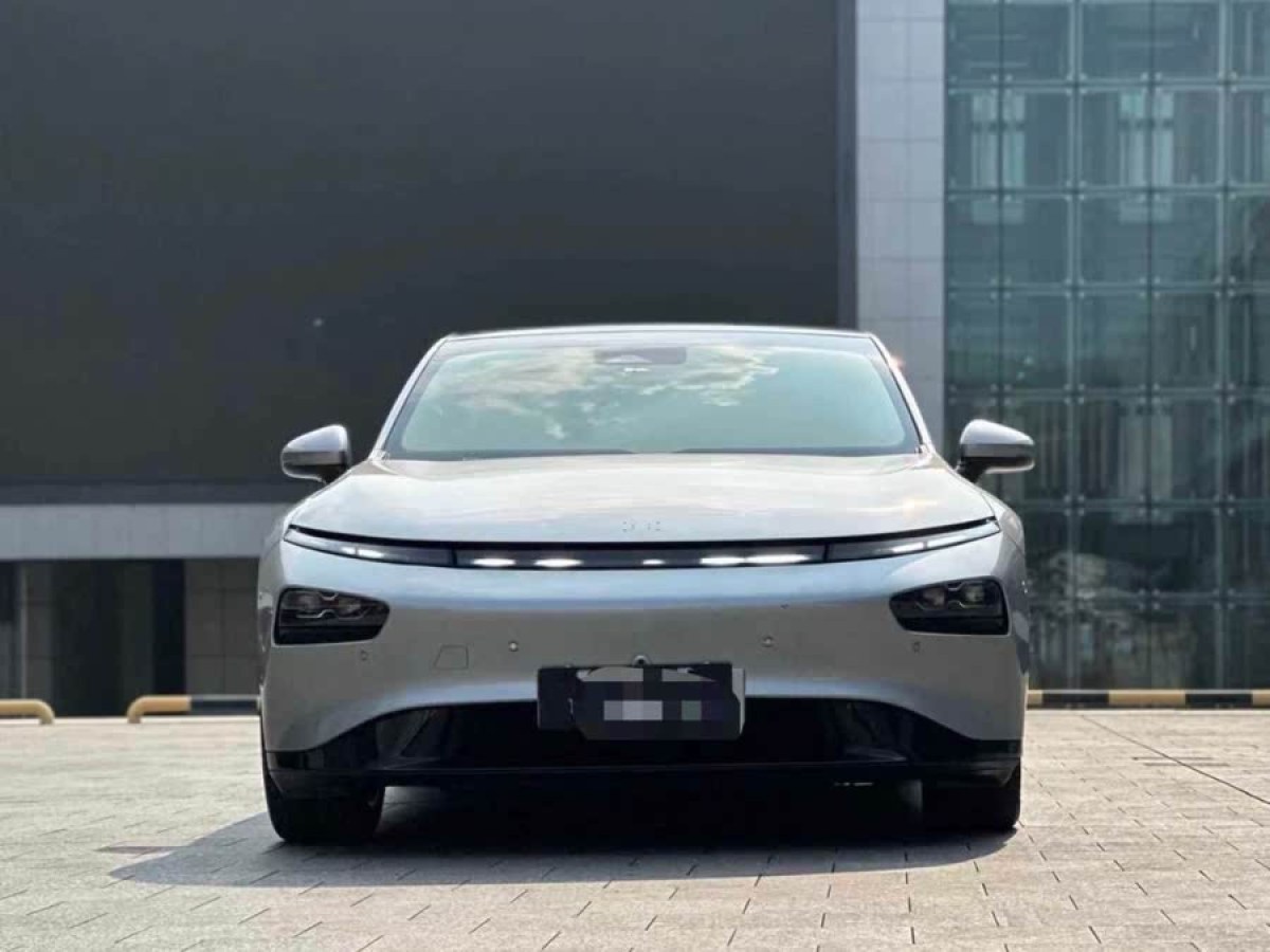 小鵬 P7  2020款 后驅(qū)長(zhǎng)續(xù)航智行版圖片
