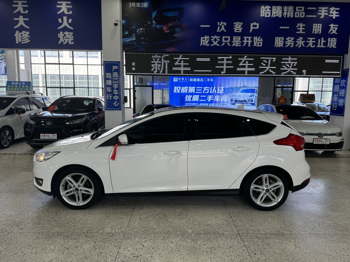 福特 ?？怂? 2020款 兩廂經(jīng)典 1.5L 自動風(fēng)尚型圖片