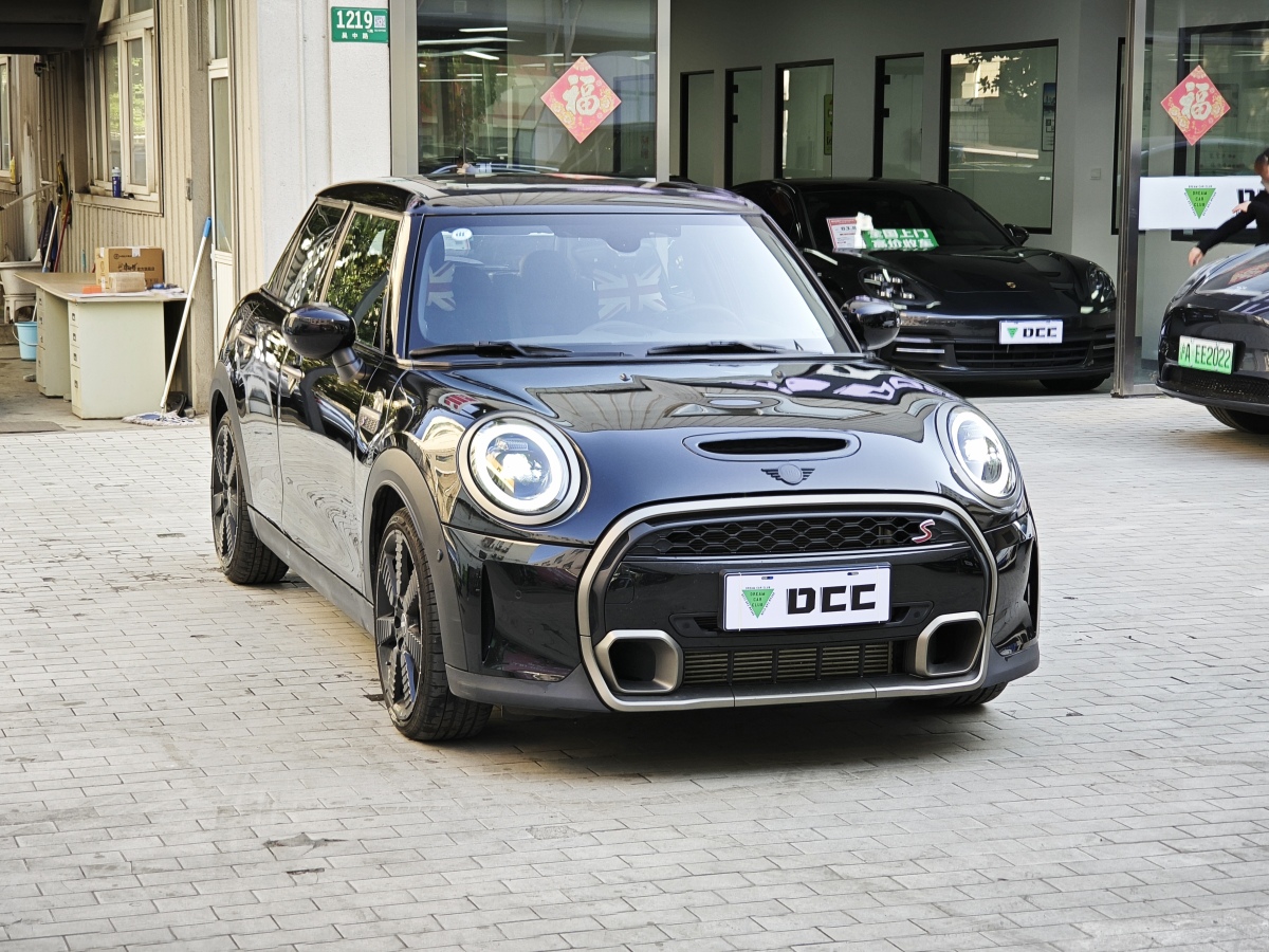 MINI MINI  2023款 2.0T COOPER S 国王十字特别版 五门版图片