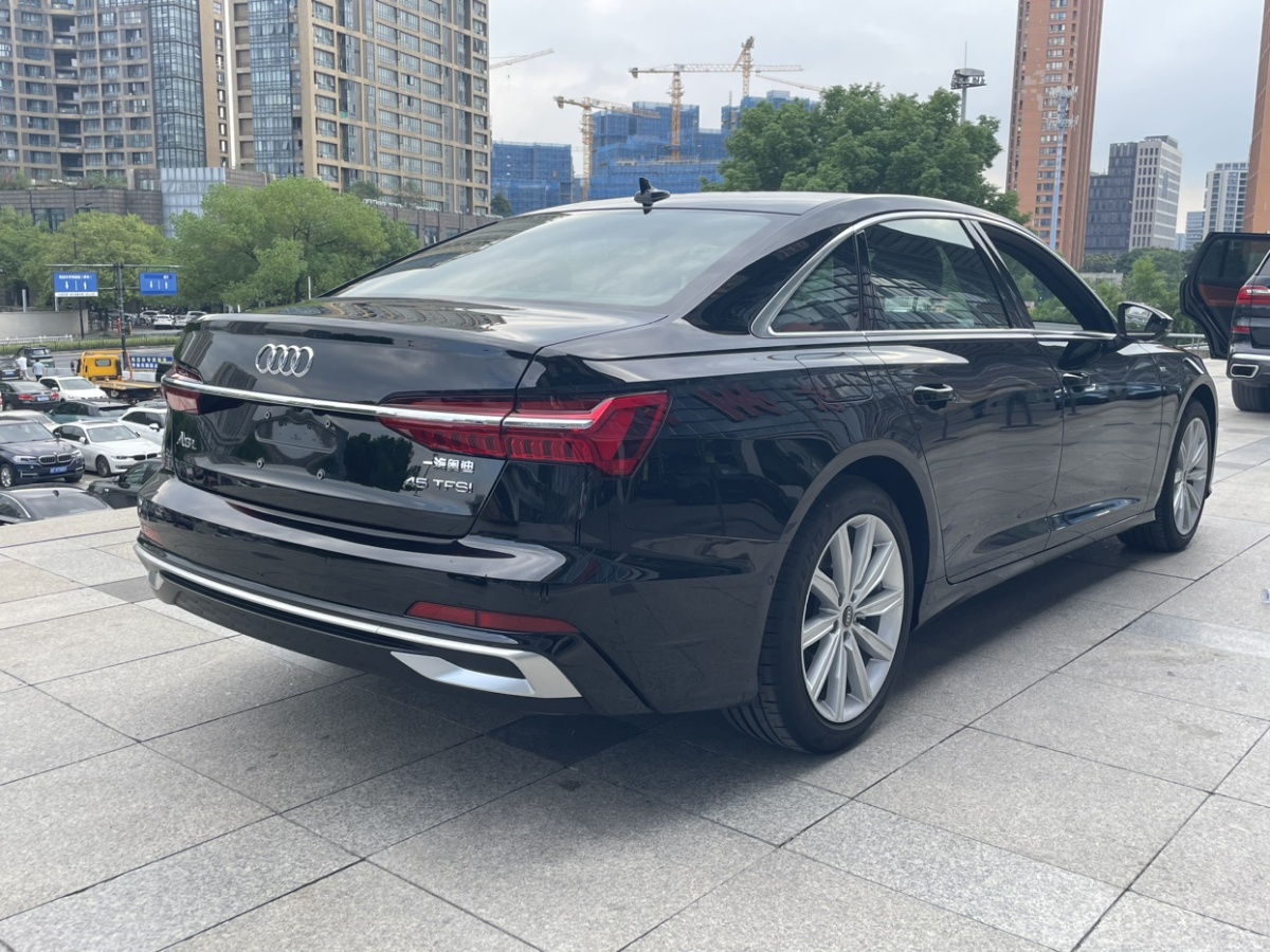 奧迪 奧迪A6L  2024款 45 TFSI 臻選動感型圖片