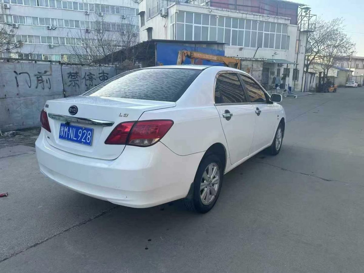 比亞迪 L3  2013款 1.5L 自動尊貴型圖片