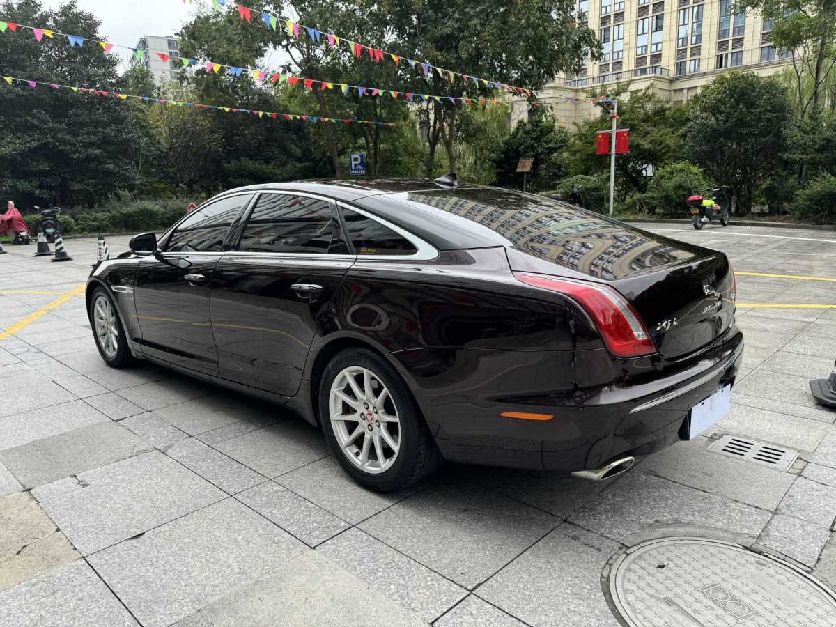 2014年6月捷豹 XJ  2014款 XJL 3.0 SC 兩驅(qū)全景商務(wù)版