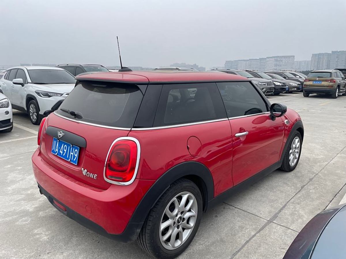 2020年12月MINI CLUBMAN  2021款 1.5T ONE