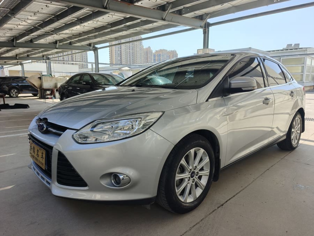 福特 ?？怂? 2012款 三廂 1.6L 自動尊貴型圖片