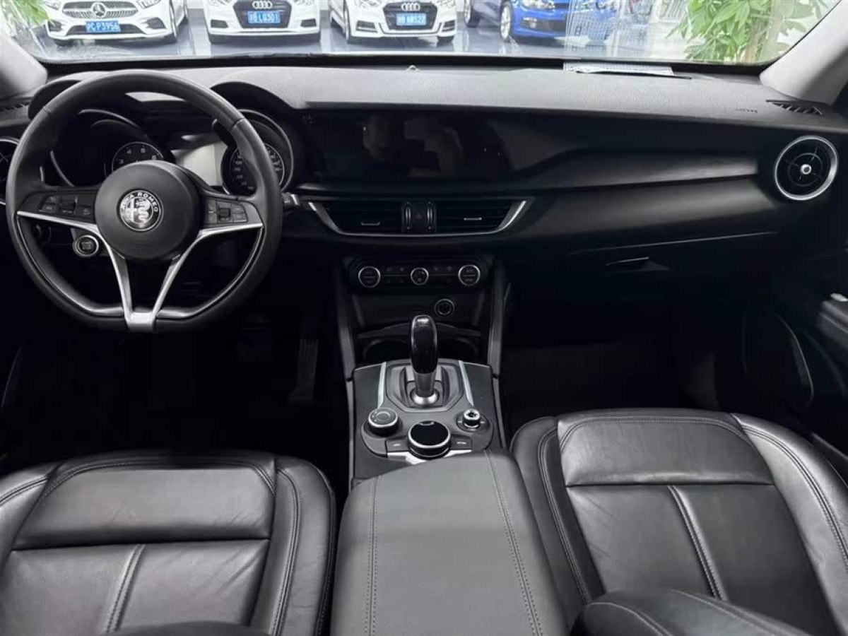 阿爾法·羅密歐 Stelvio  2017款 2.0T 200HP 精英版圖片
