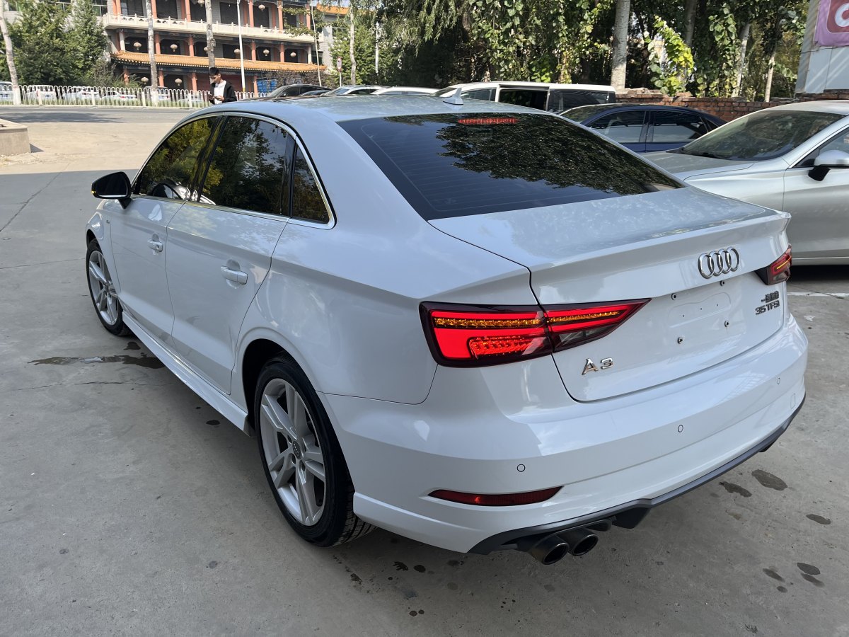 奧迪 奧迪A3  2018款 30周年年型 Limousine 35 TFSI 風(fēng)尚型圖片