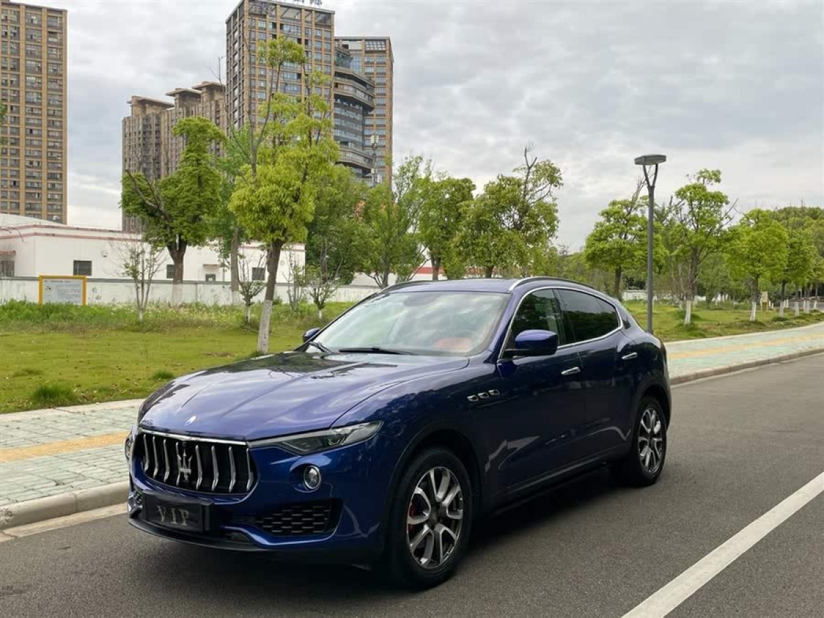 瑪莎拉蒂 Levante  2018款 3.0T 350Hp 標(biāo)準(zhǔn)版圖片