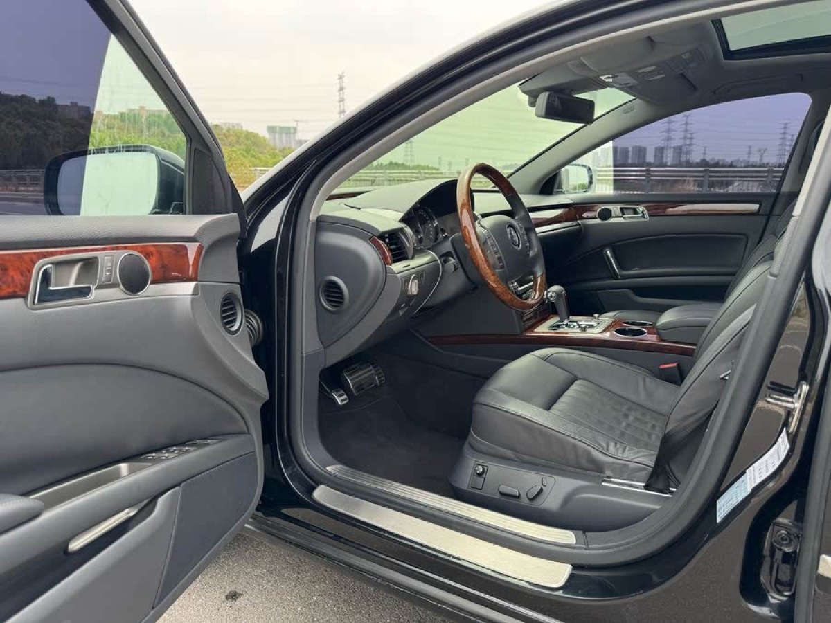 大眾 輝騰  2012款 3.0L 行政型圖片