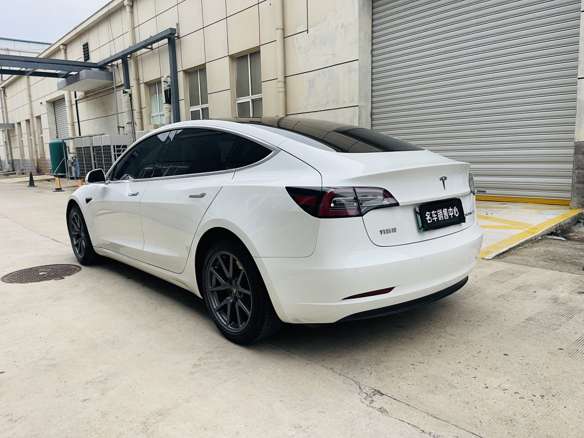 特斯拉 Model 3  2019款 標(biāo)準(zhǔn)續(xù)航后驅(qū)升級版圖片