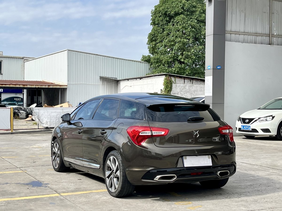 2014年6月DS DS 5  2014款 1.6T 尊享版THP200