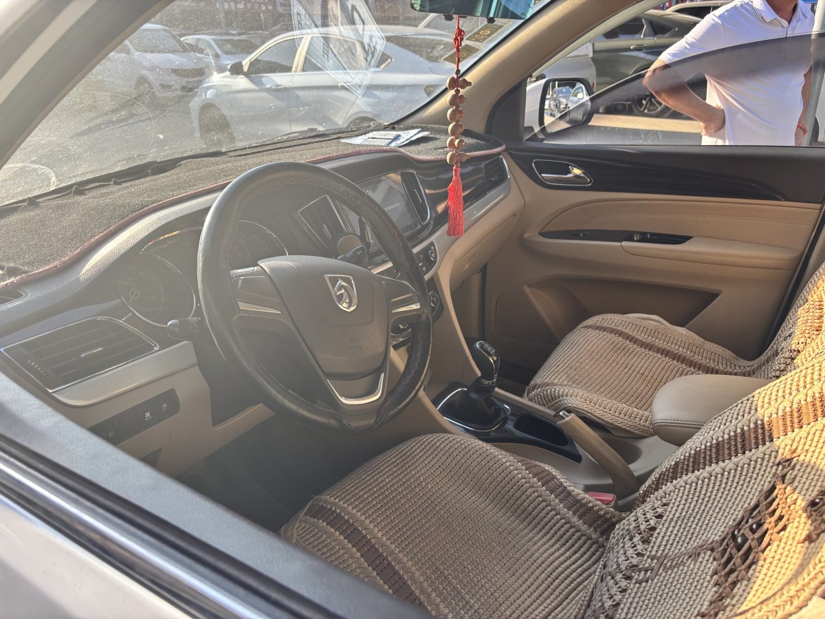 寶駿 730  2016款 1.5L 手動舒適型 7座圖片