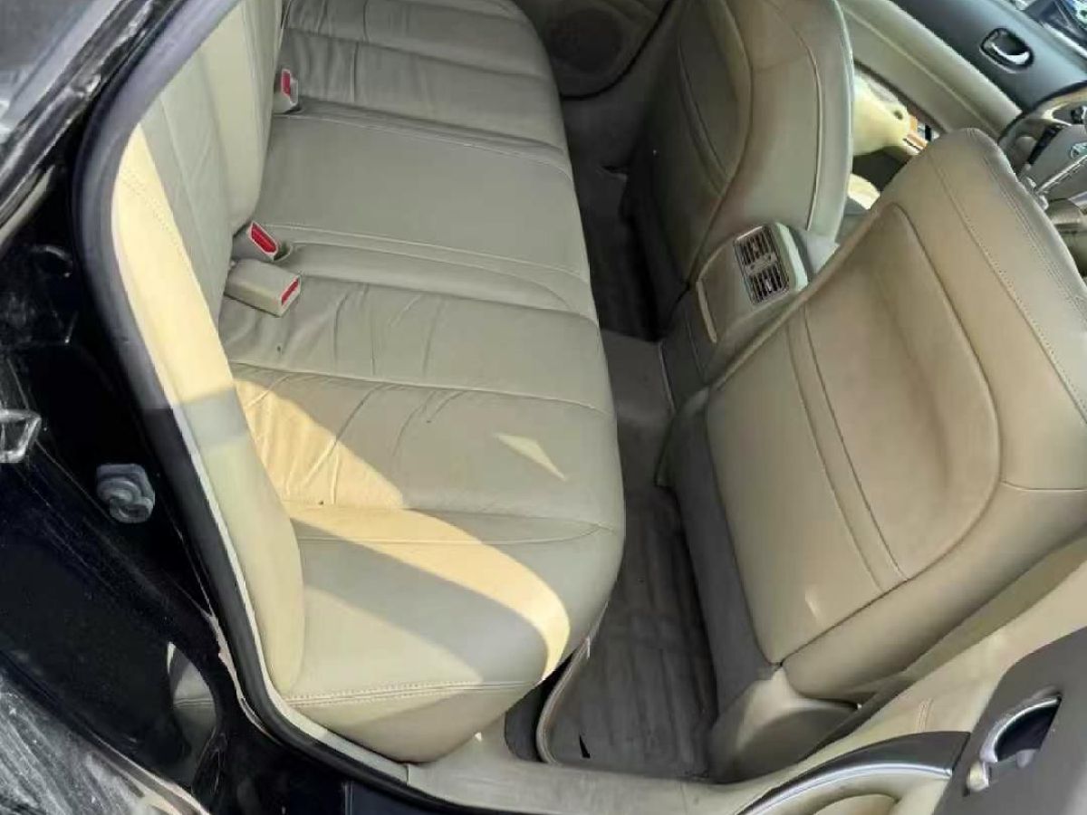 日產(chǎn) 天籟  2011款 2.0L XE標(biāo)準(zhǔn)版圖片