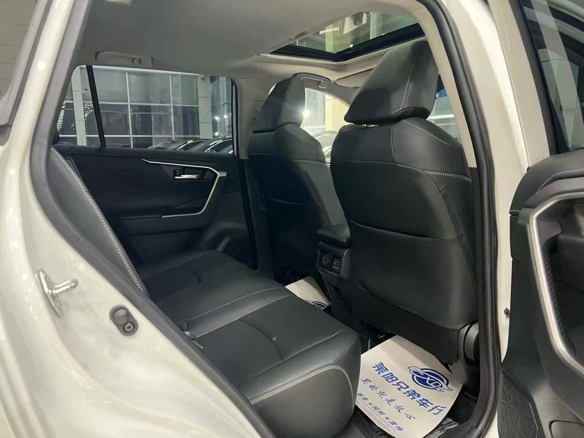 豐田 RAV4榮放  2022款 2.0L CVT兩驅(qū)尊貴版圖片